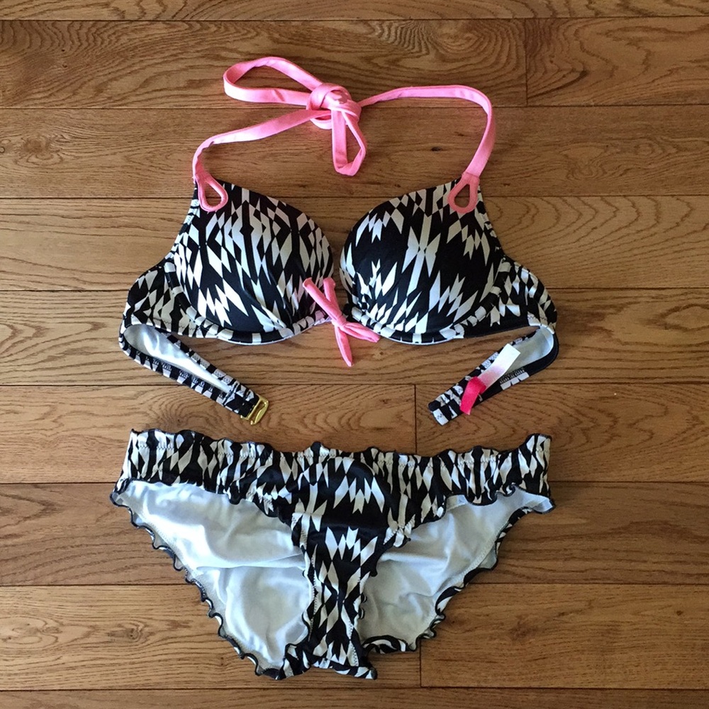 Victoria’s Secret B&W bikini set